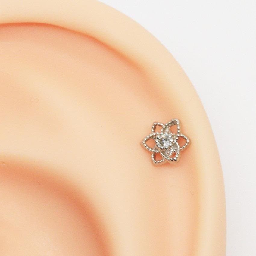 Piercing Hélix Flor de Lótus com Zircônia