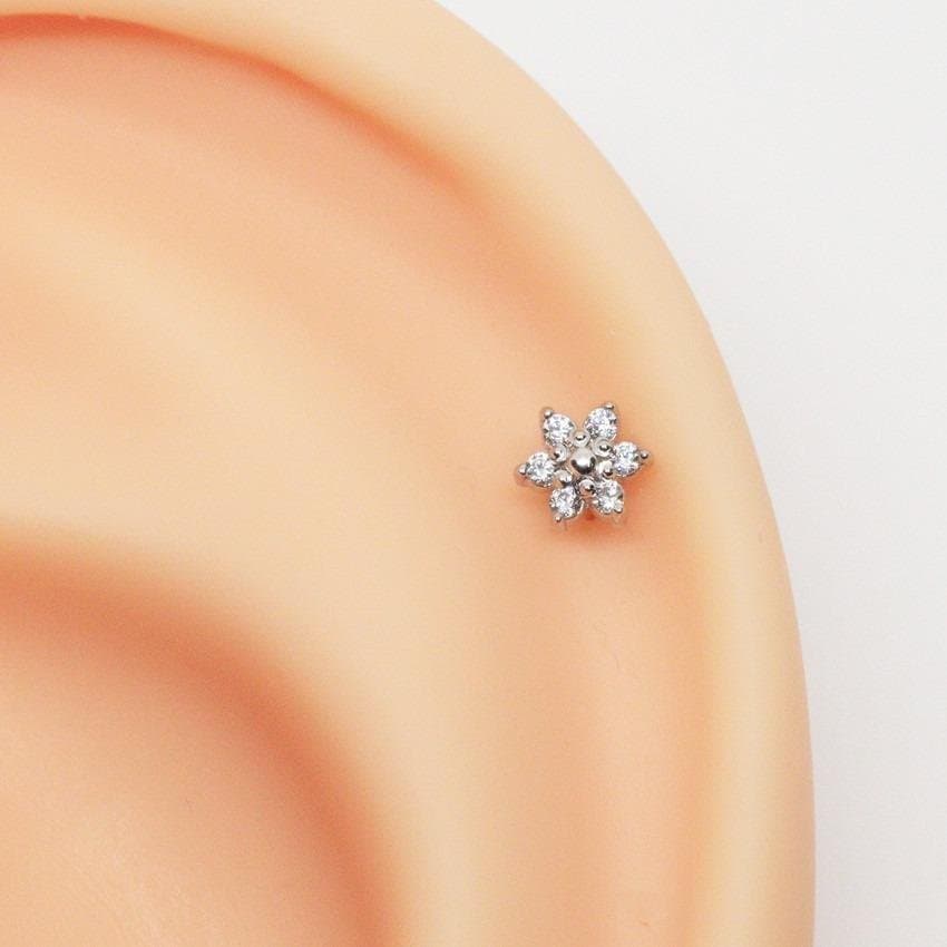 Piercing Flor em Ouro Branco 18K