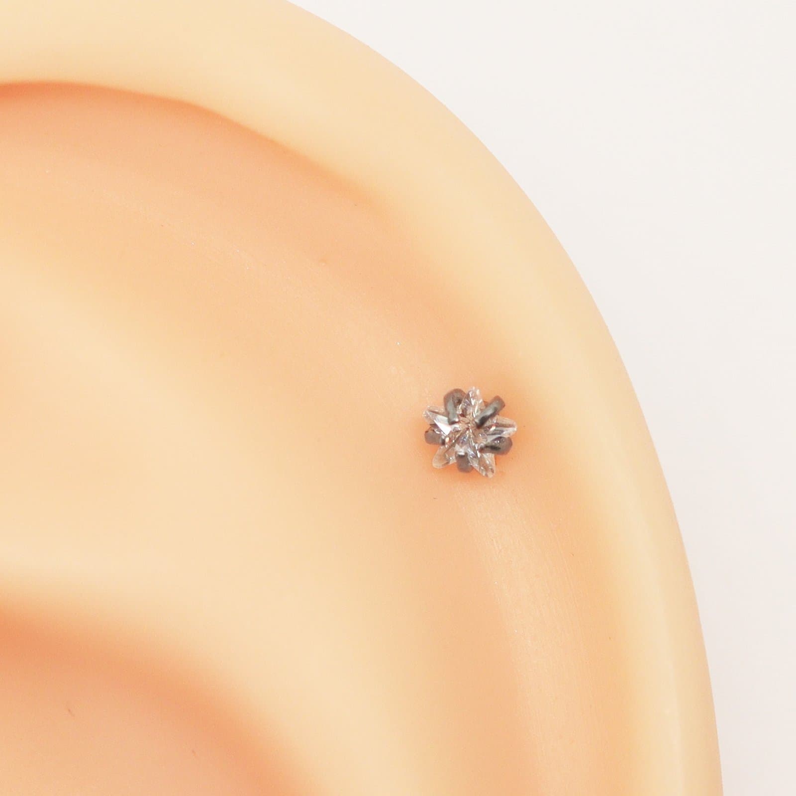 Piercing Helix Labret Titânio Natural com Zircônia de Estrela