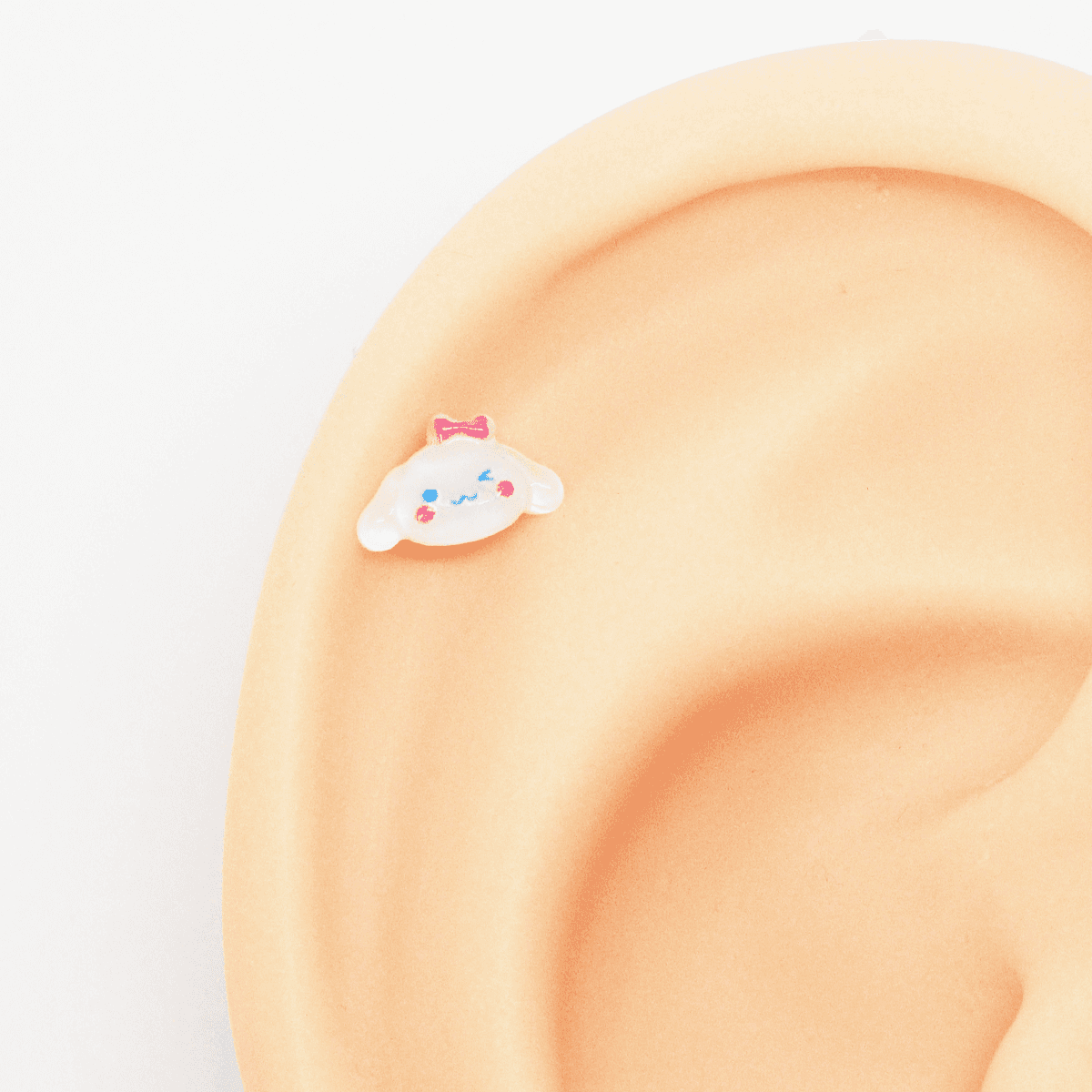 Piercing Cinnamoroll Hélix Cartilagem Orelha