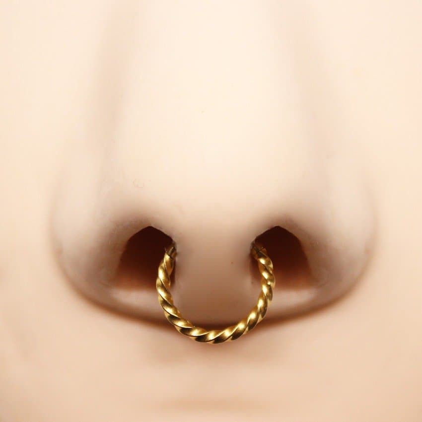 Piercing Septo Segmento Clicker em Aço Cirúrgico PVD Gold Torcido 8mm