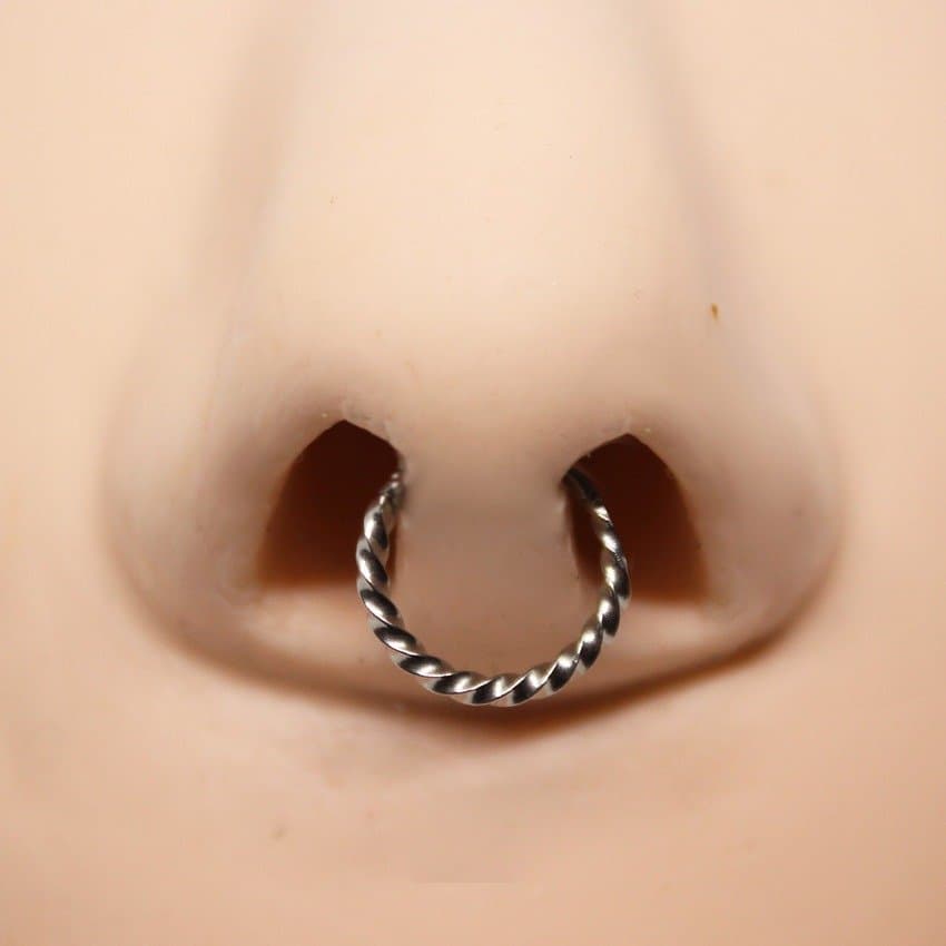 Piercing Septo Segmento Clicker em Aço Cirúrgico Torcido 8mm