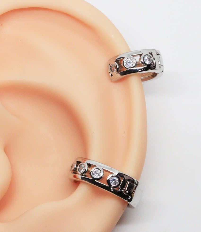 Piercing Hélix Conch Kit Argolas Folheadas a Ouro Branco com Zircônias