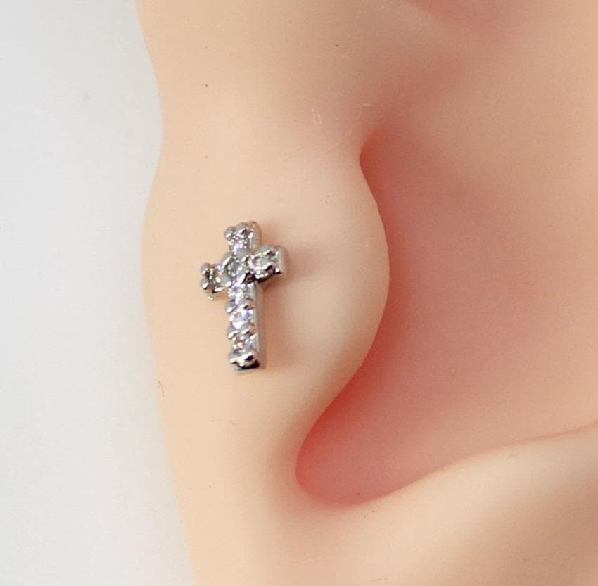 Piercing Tragus Cruz Cravejada Folheada a Ouro Branco