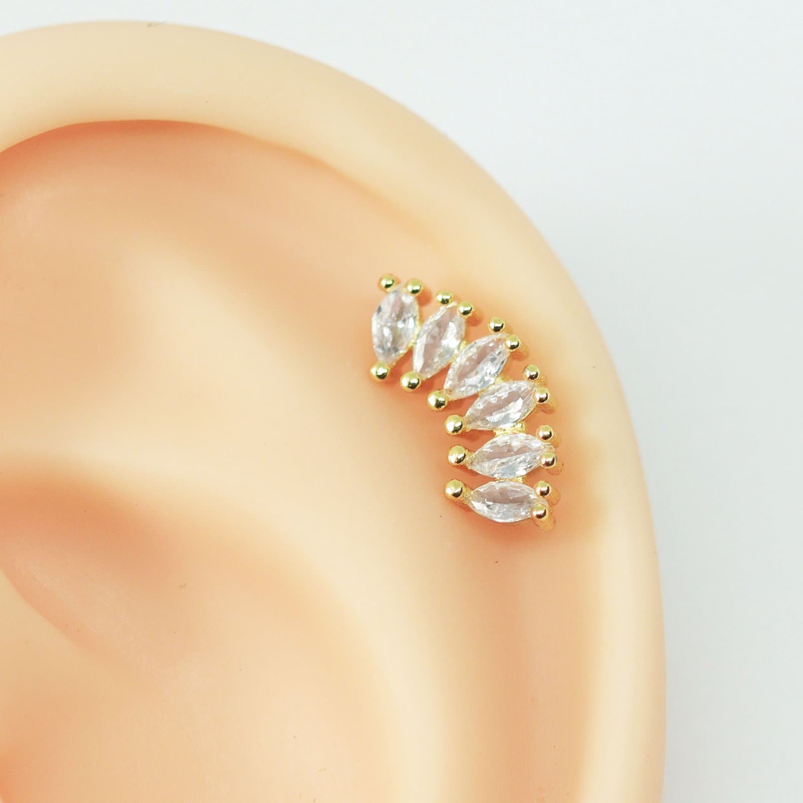 Piercing Hélix Cluster Arco 6 Pedras Folheado a Ouro