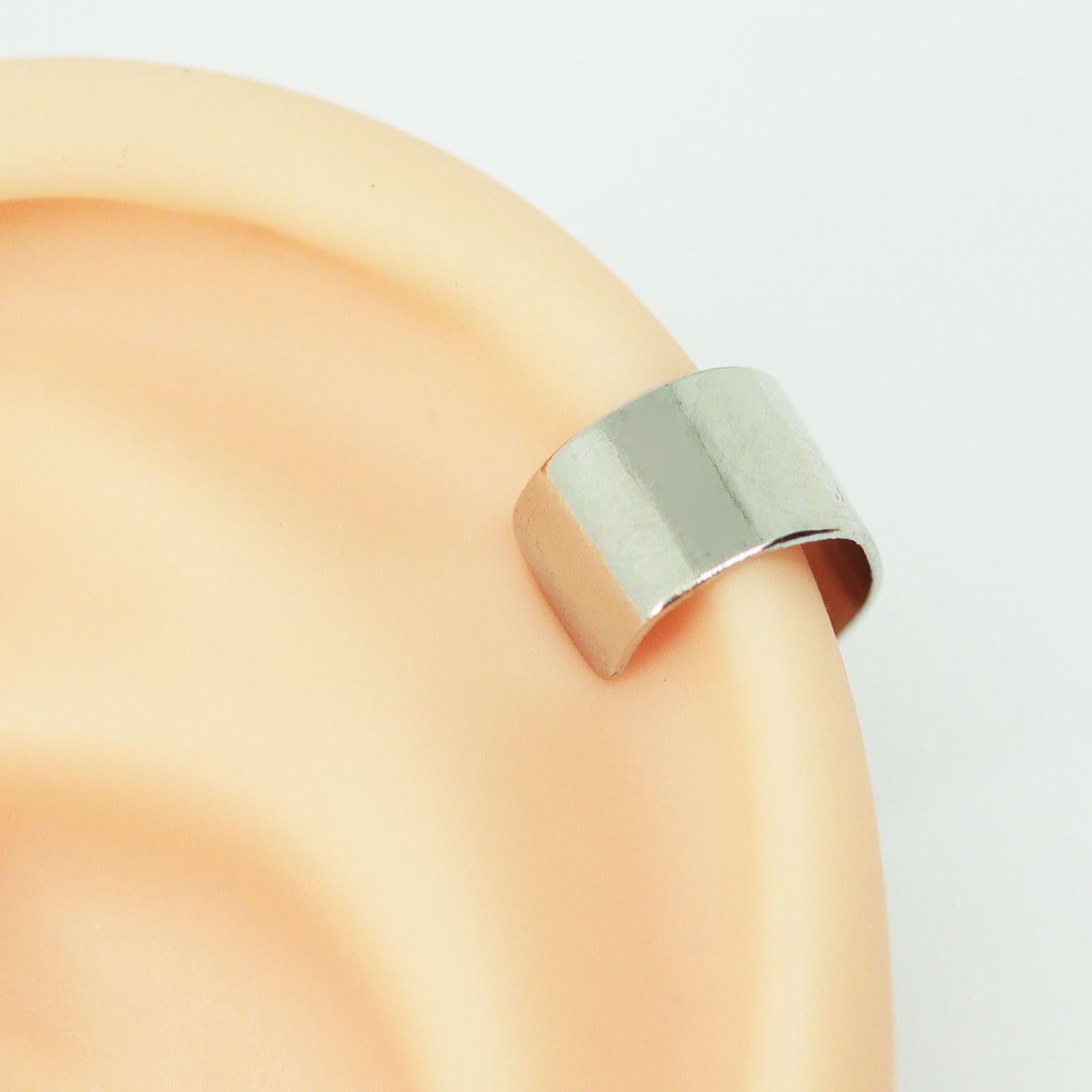 Piercing Helix Fake Pressão Large Cuff Folheado a Ouro Branco