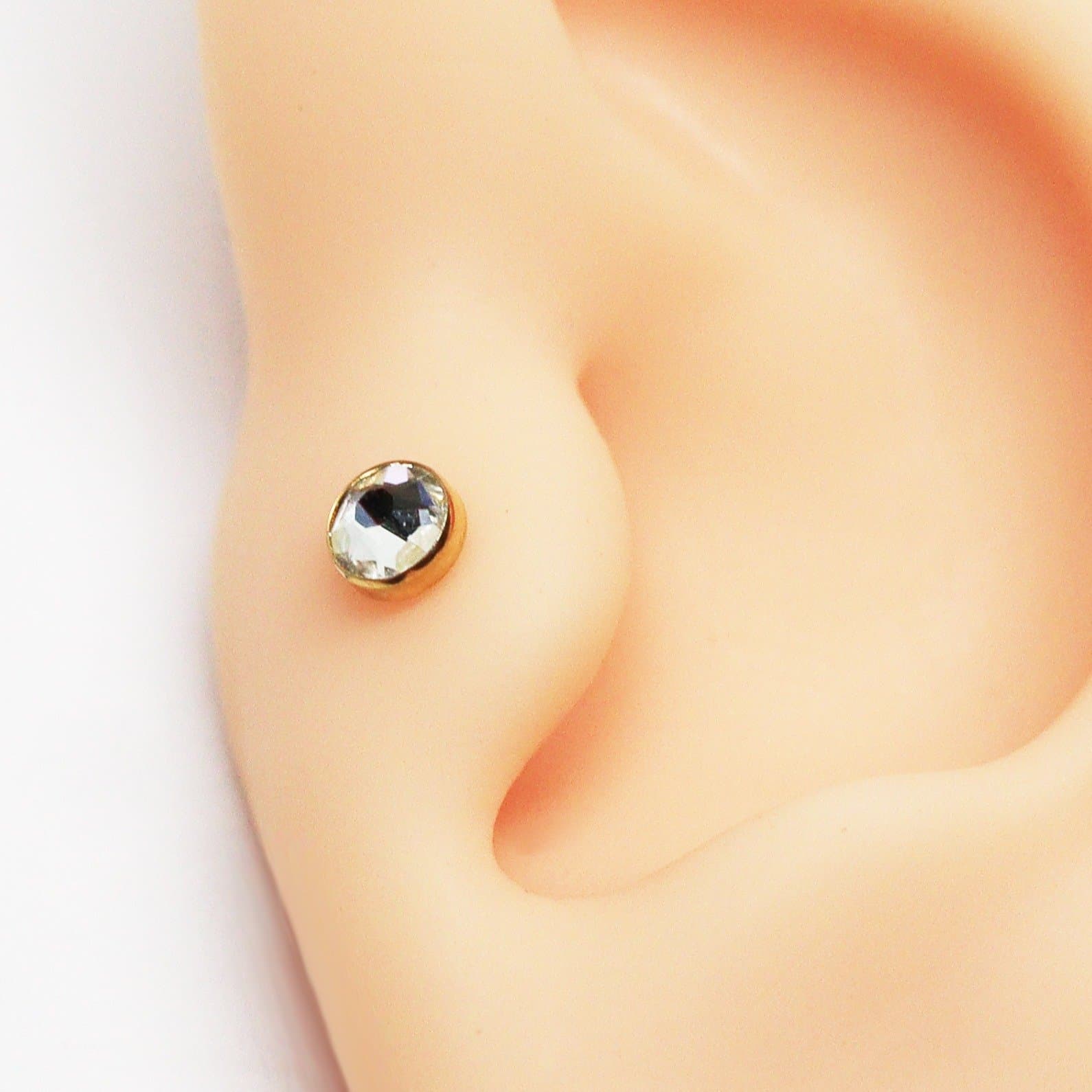 Piercing Trágus Labret Zircônia Espelhada Grande Aço Cirúrgico Gold
