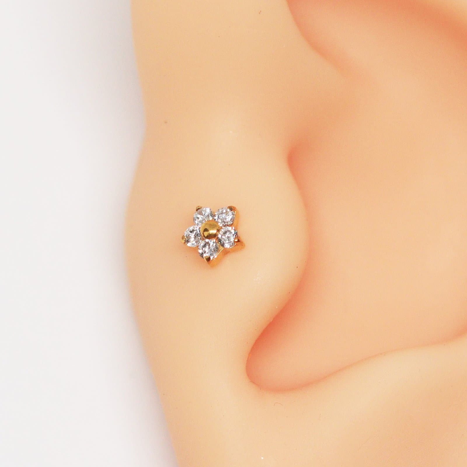 Piercing Tragus Titânio PVD Gold Flor Cravejada Rosca Interna