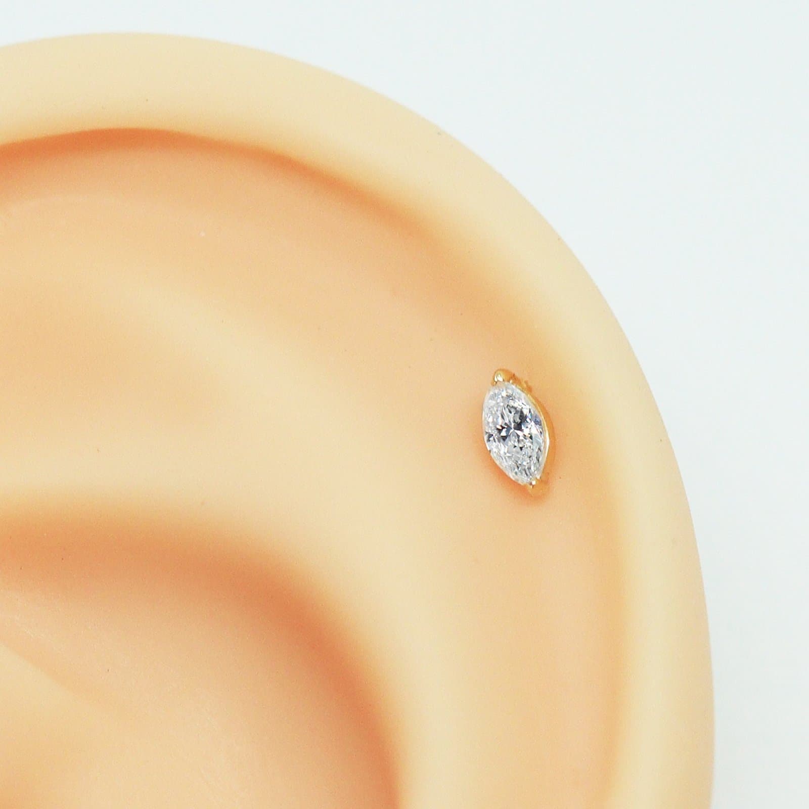 Piercing Hélix Navete em Ouro 18K