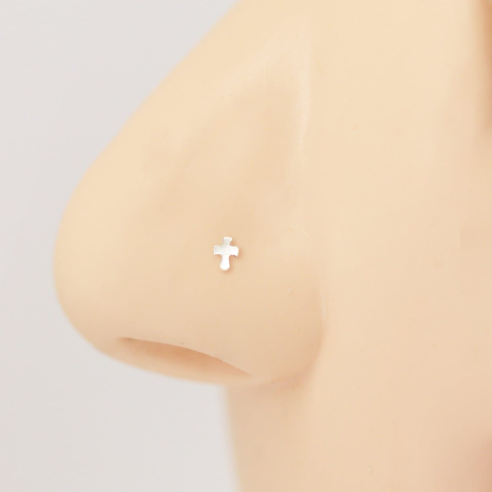 Piercing Nostril Cruz em Prata 925